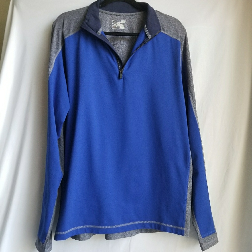 UNDER ARMOUR long sleeve work out top all season
